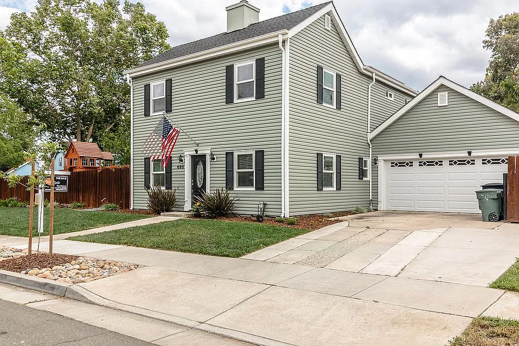 690 Potsgrove Ct photo 1
