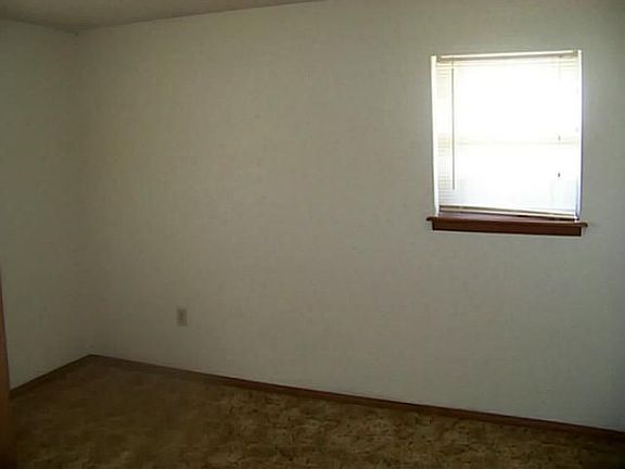 5th image of 107 Moorman Dr