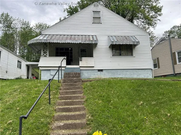 1391 Elizabeth St, Huntington, WV 25705