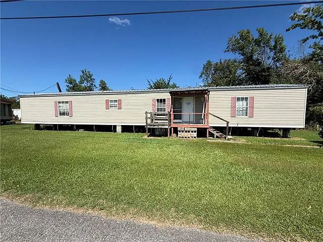 3 bed, 2.0 bath, 1100 sqft, $1,700 — Photo 1