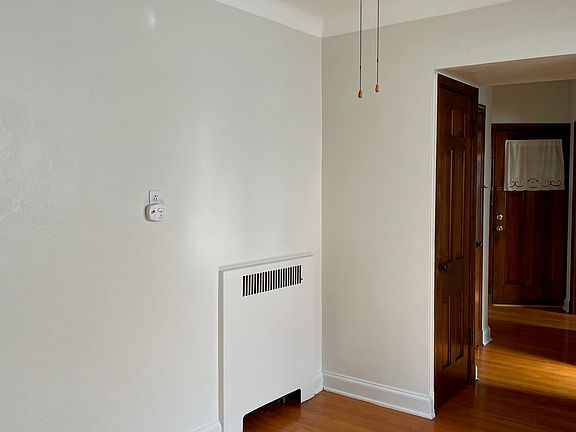 5th image of 6618 Devonshire Ave
