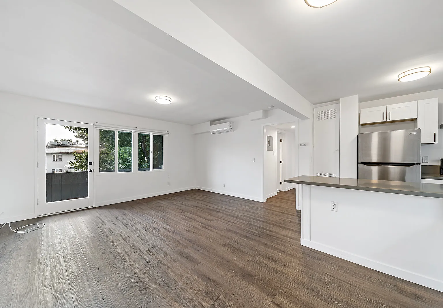 2 bed, 720 sqft, $2,995 — Photo 4