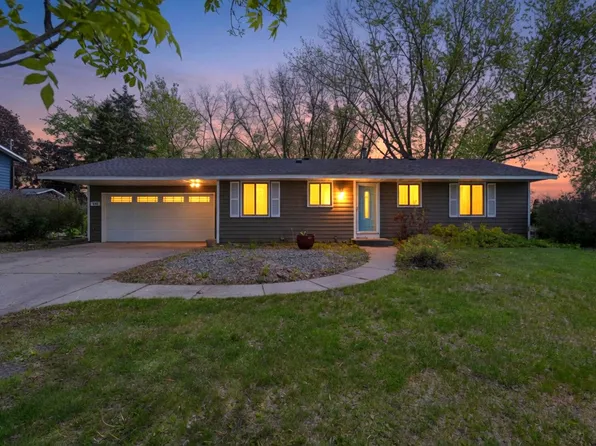8241 Innsdale Ave S, Cottage Grove, MN 55016