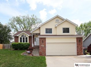 5032 Valley Forge Rd, Lincoln, NE 68521
