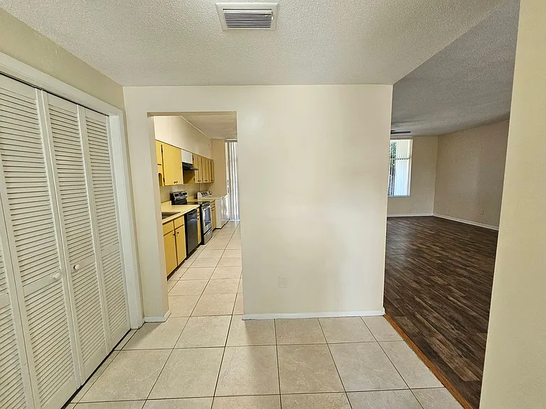2818 SW 2nd Ave — Photo 4
