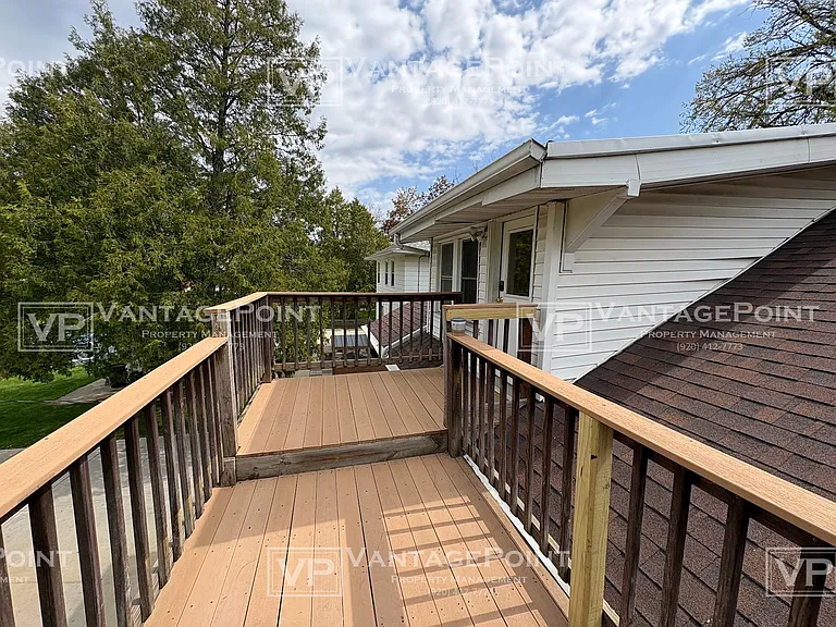 122 1/2 S Oneida St — Photo 17