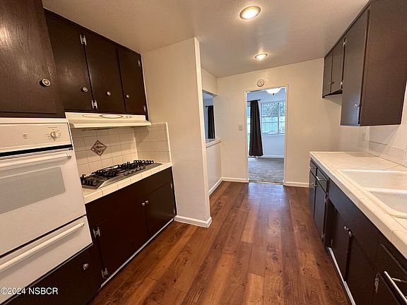 5th image of 1045 W Las Flores Way
