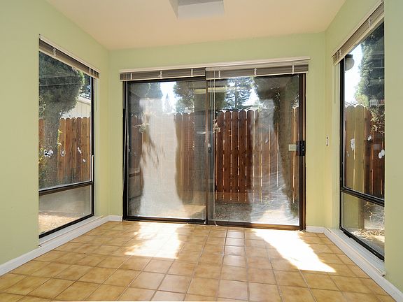 5th image of 286 Brewster Ave
