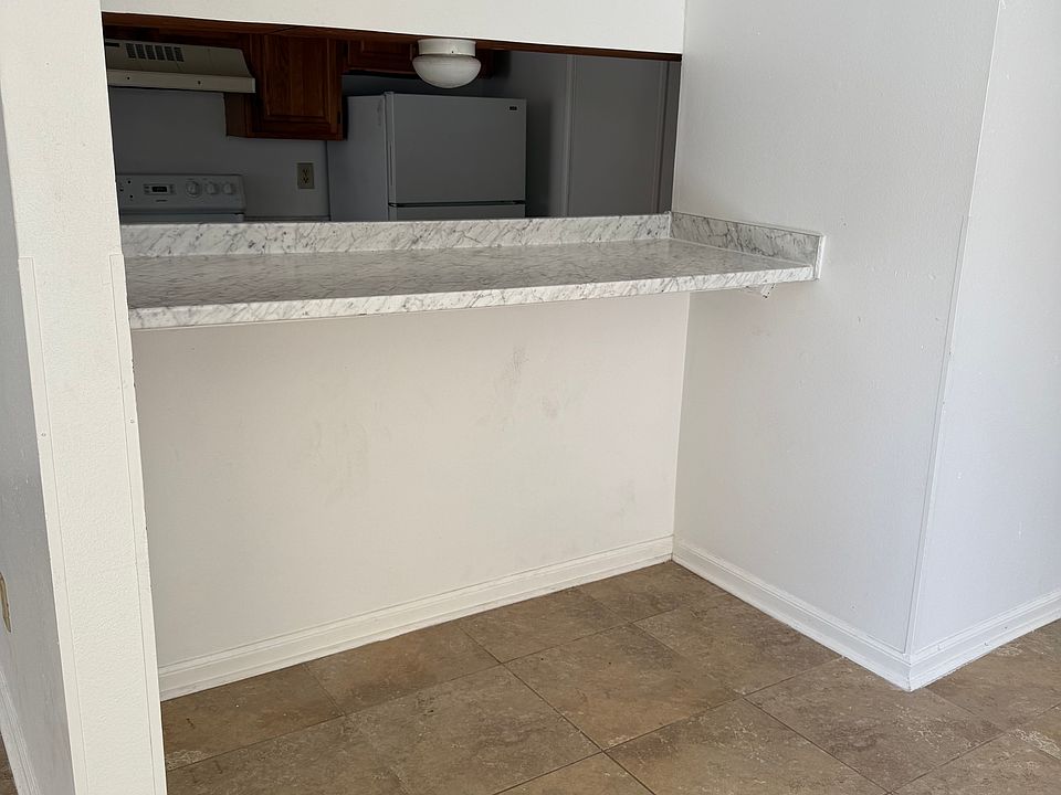 2nd image of 231 Antrim Dr APT C