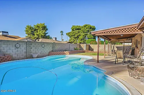 2319 E Loma Vista Dr Photo 1