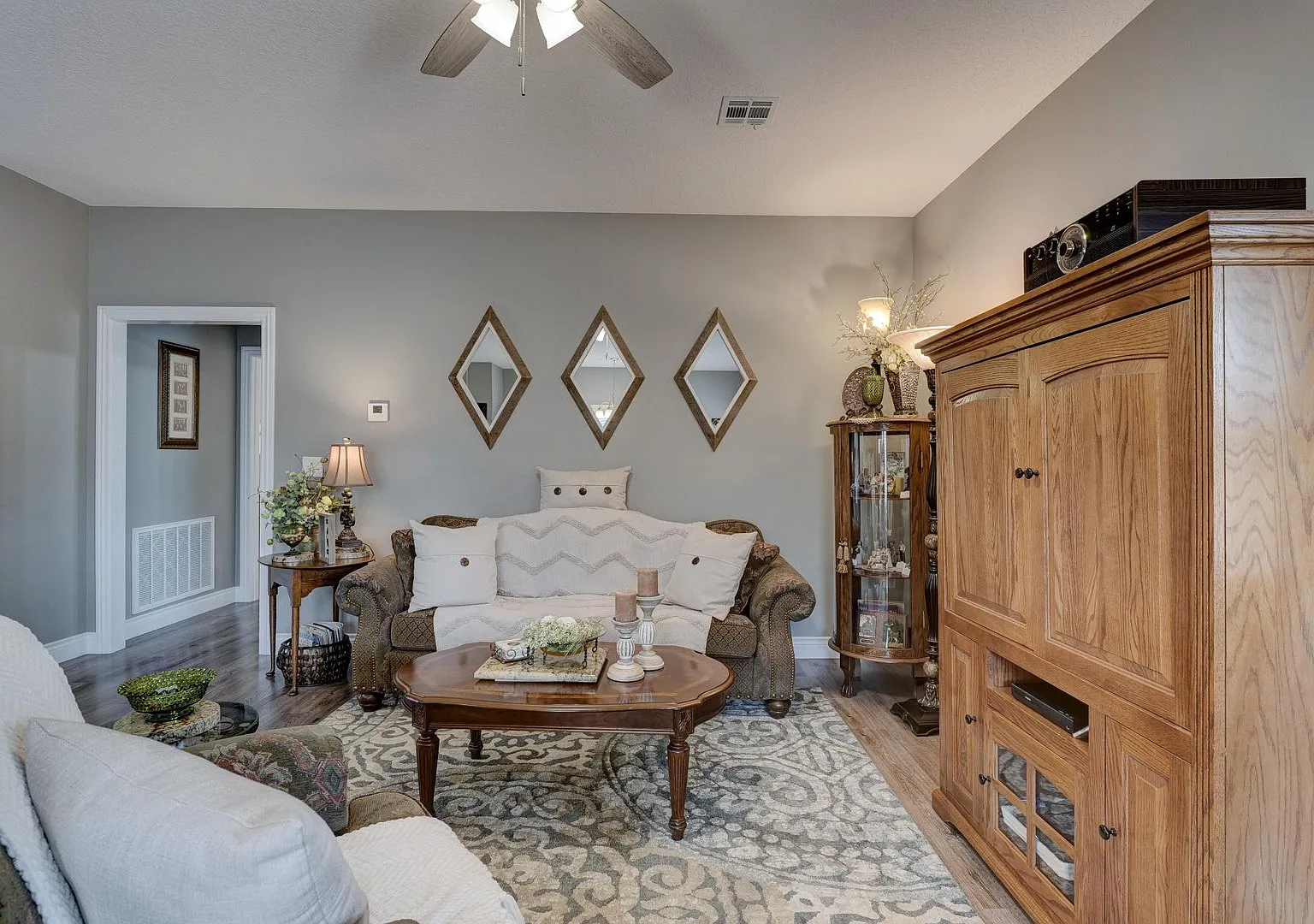 Unit Now Available ! ! 2-Bedroom 2-Bath Duplexes Located In Neosho! Rent-$1,300 — Photo 3