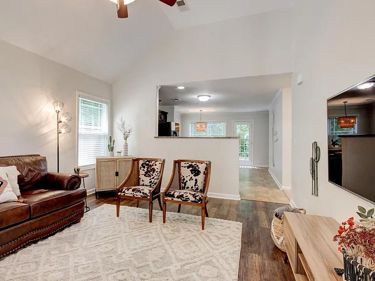 816 Dunbar Cave Rd — Photo 5