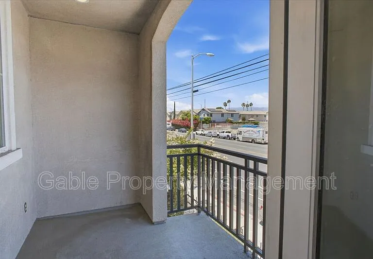 14854 Nordhoff St — Photo 4