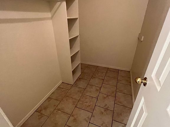 4th image of 5000-5032 Allison Ln #5008