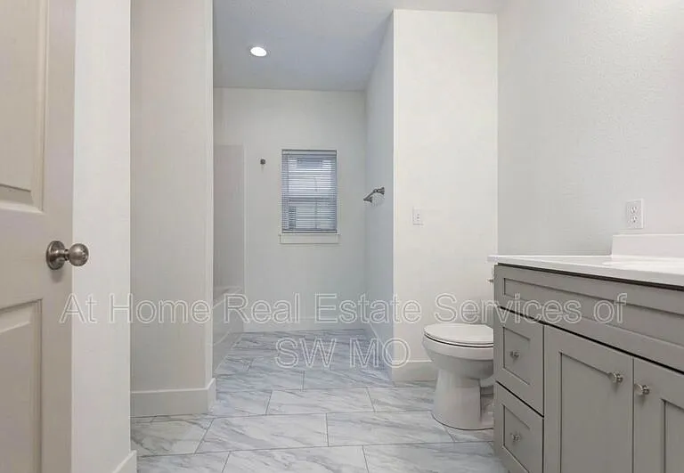 1539 S Fremont Ave — Photo 13