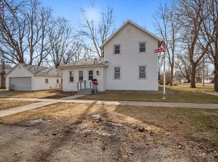 429 W Owsley St, Chenoa, IL 61726