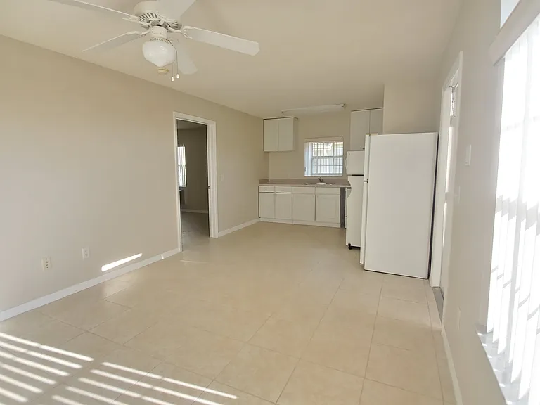 853 Caribbean Dr #5 — Photo 9
