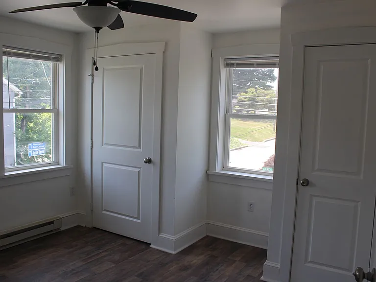 209 W Frederick St — Photo 19