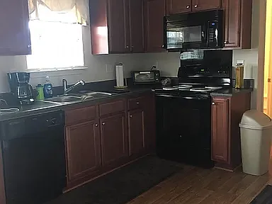 5812 Natick Dr — Photo 2