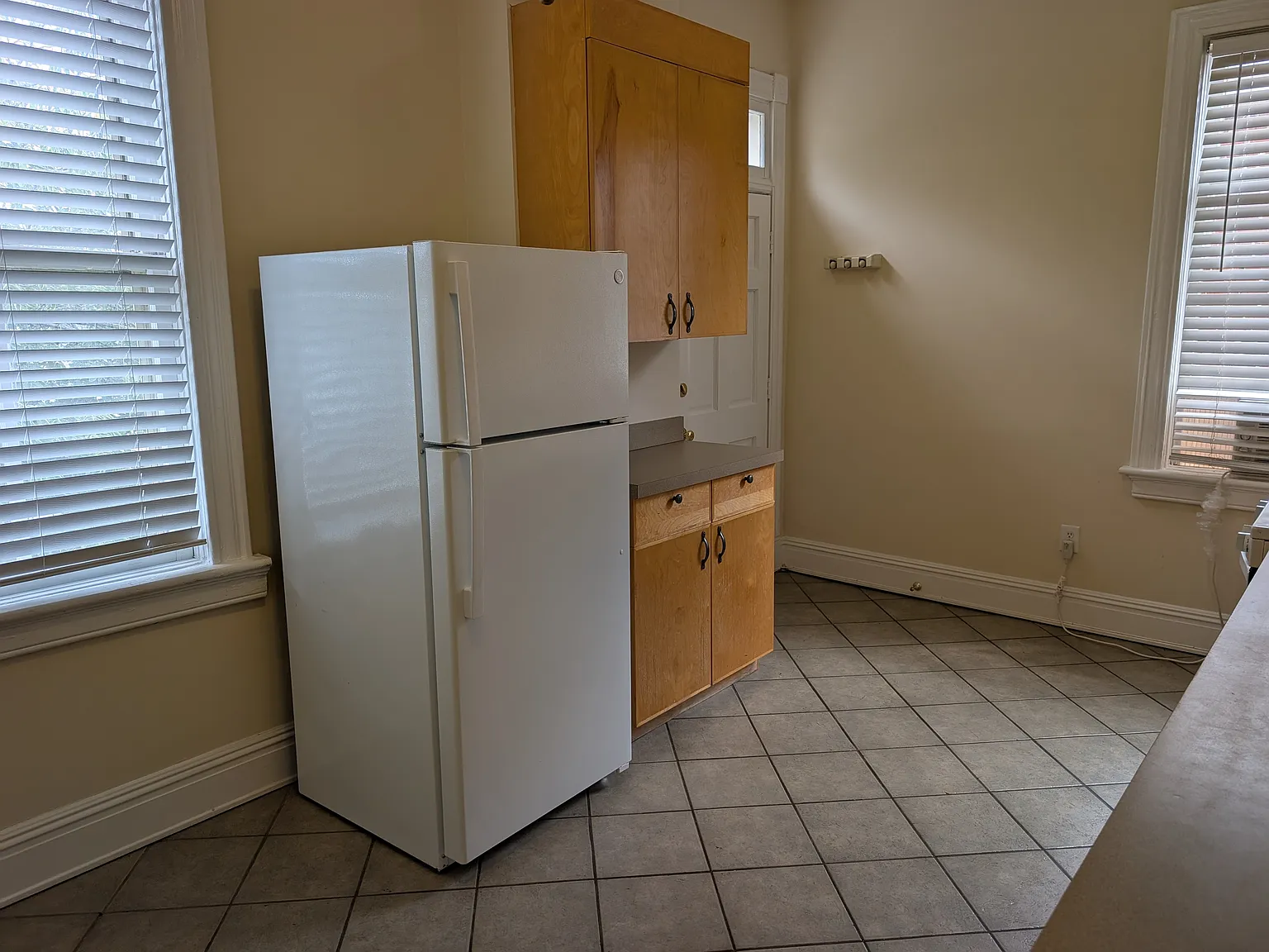 2 bed, 1200 sqft, $1,875 — Photo 3