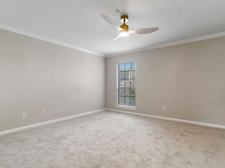 1042 Augusta Dr #1042 — Photo 18