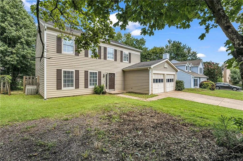 4 bed, 2.5 bath, 2136 sqft, $2,399 — Photo 4