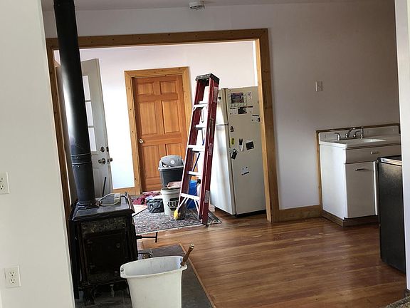 2nd image of 150 S Lowell Blvd