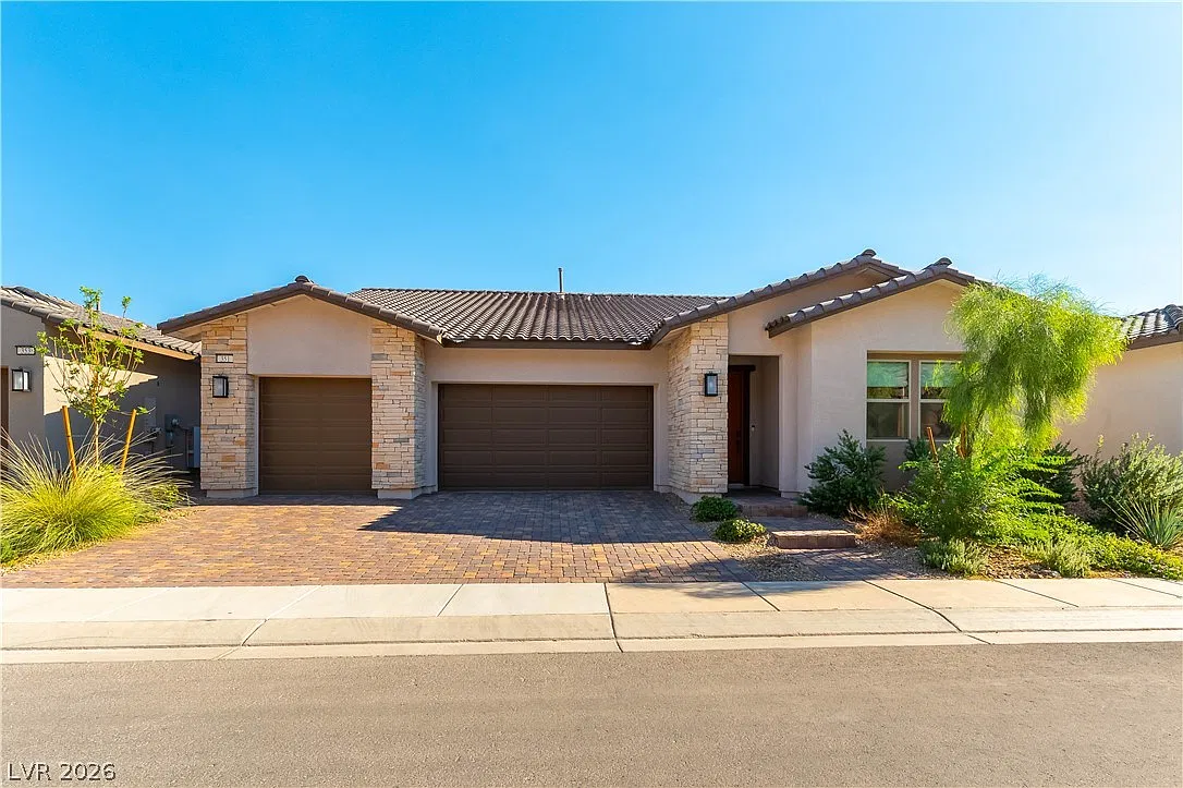 4 bed, 3.5 bath, 2629 sqft, $5,795 — Photo 2