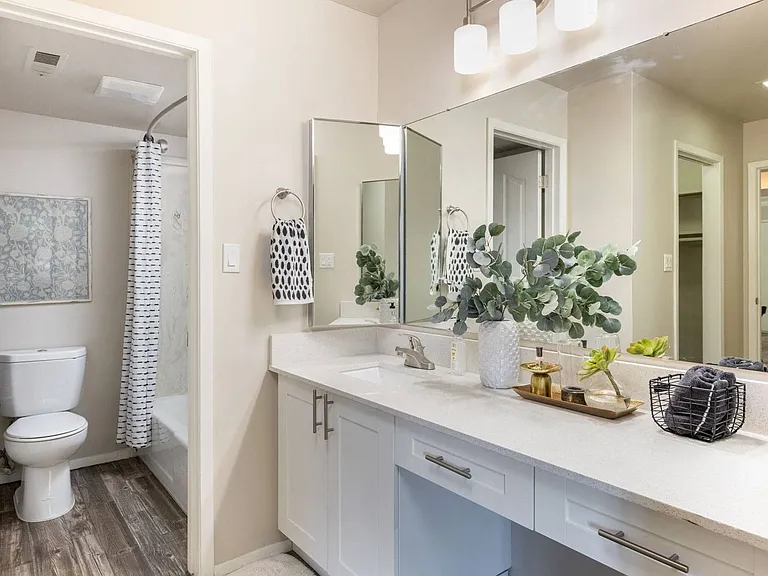 Cobble Creek Apartments — Photo 22