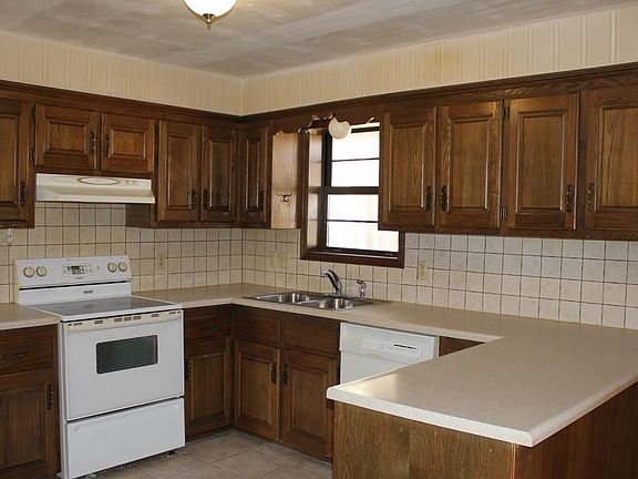 3rd image of 60 Angelina Dr