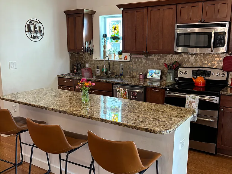 13 Ruslan Dr — Photo 8