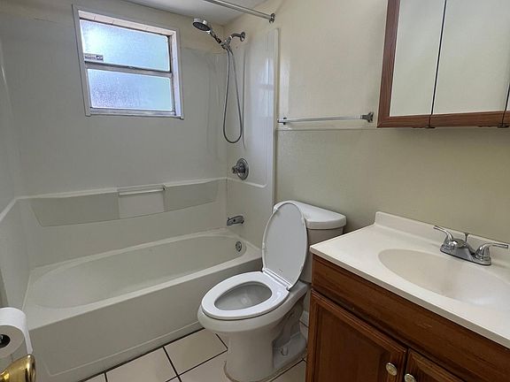 3rd image of 2355 Chestnut Pl #2355