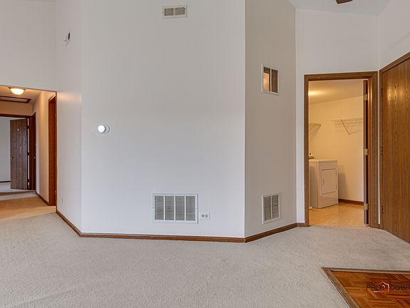 4th image of 2449 Charleston Dr Unit 8