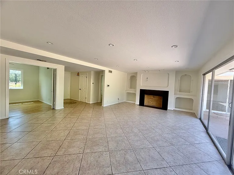 61 E Orange Grove Ave — Photo 6