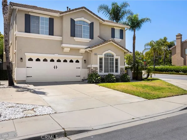 5832 Pine Valley Dr, Fontana, CA 92336