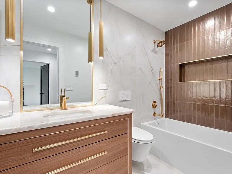 6600 N Kenton Ave — Photo 19
