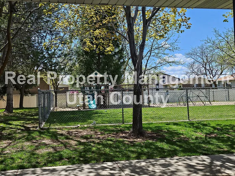 42 W 680 N — Photo 4