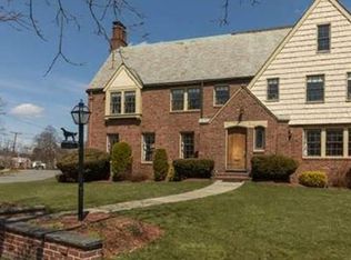 27 Pine Ridge Rd, Medford, MA 02155