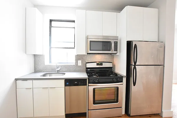 Rented by Clove Realty LLC | media 17