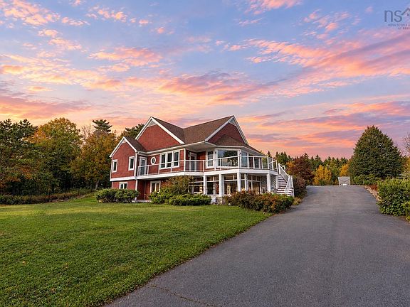 2nd image of 2144 Waverley Rd #2140