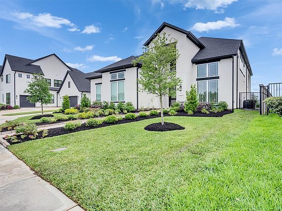 2nd image of 10322 Forest Lake Dr