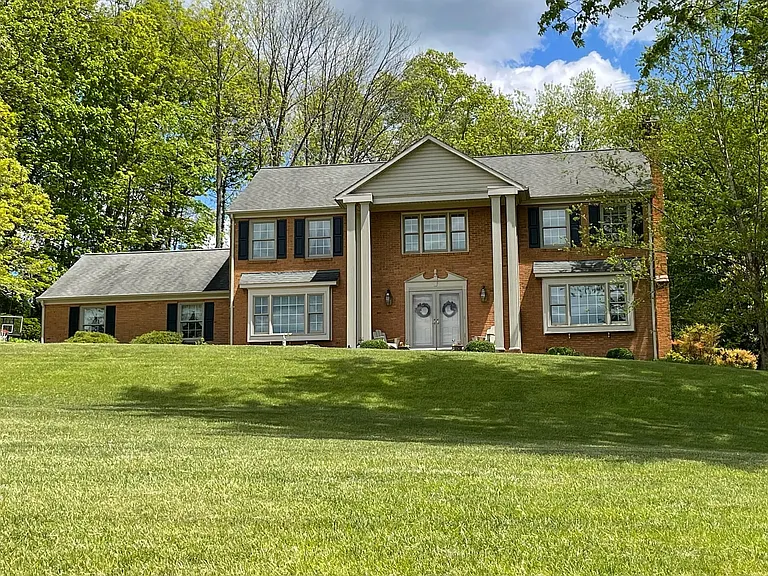 1192 Round Meadow Dr — Photo 1