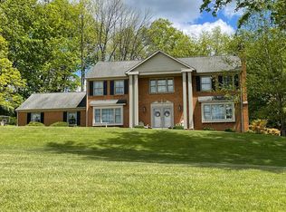 1192 Round Meadow Dr, Christiansburg, VA 24073