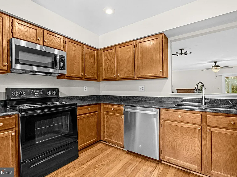 6088 Heatherwood Dr — Photo 7