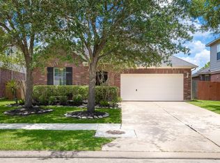11411 Shoal Creek Dr, Pearland, TX 77584