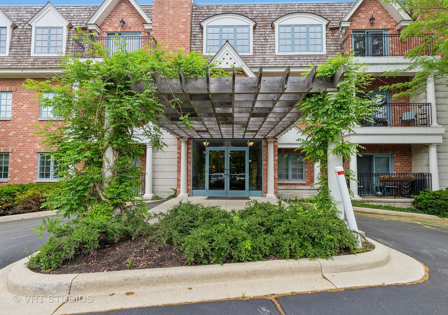 151 E Laurel Ave APT 202, Lake Forest, IL 60045 Zillow