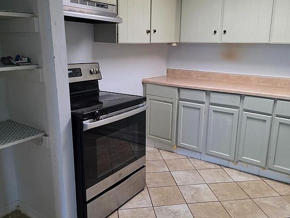 2nd image of 814 Windstream Way