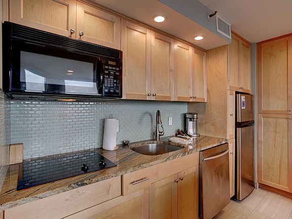 3rd image of 2700 N Lumina Avenue #112