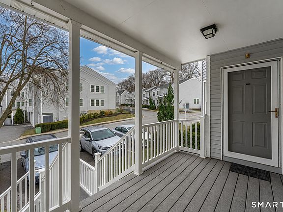 3rd image of 26 Greenview Lane #26