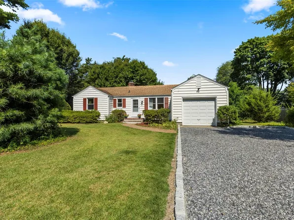 3 Bridge Road, Setauket, NY 11733